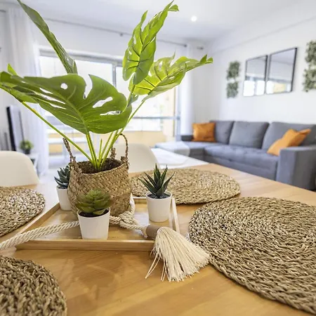 Contemporary Sandy Flat - Terrace & Seaside * Portimão