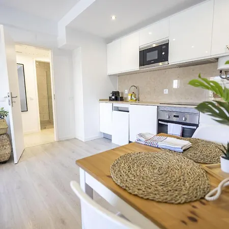 Contemporary Sandy Flat - Terrace & Seaside Apartamento Portimão